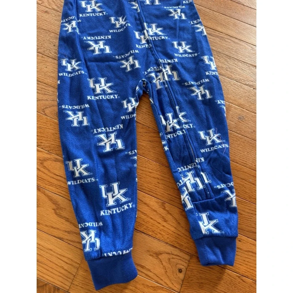 University Of Kentucky Wildcats Infant Allover Print Zip Sleeper Pajamas Sz 2T